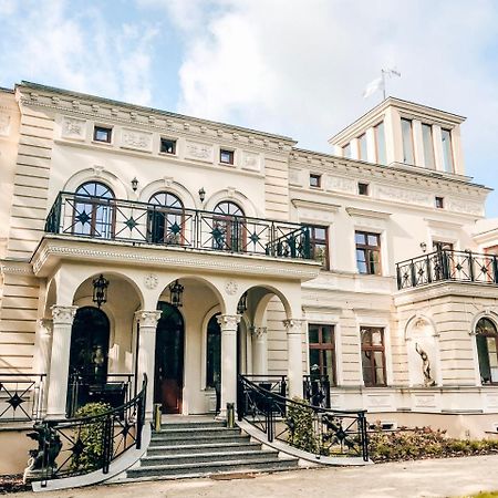 Palac Wierzbiczany Gniewkowo Экстерьер фото